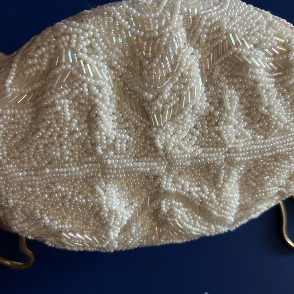 White beaded bag, perfect for a bride - Picture 6 of 13